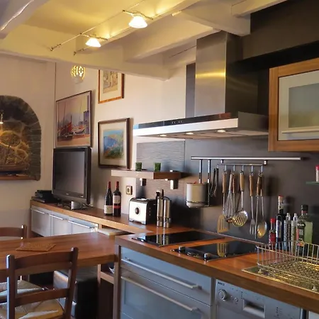 Maison Sur La Roche, Terrasse Avec Sublime Vue Mer, Classee 5 Etoiles, Quartier Des Peintres, Au Calme, Parking Prive, Clim Et Wifi * Collioure