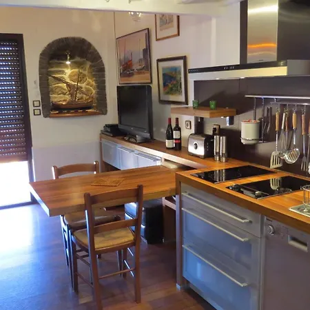 Maison Sur La Roche, Terrasse Avec Sublime Vue Mer, Classee 5 Etoiles, Quartier Des Peintres, Au Calme, Parking Prive, Clim Et Wifi Holiday home